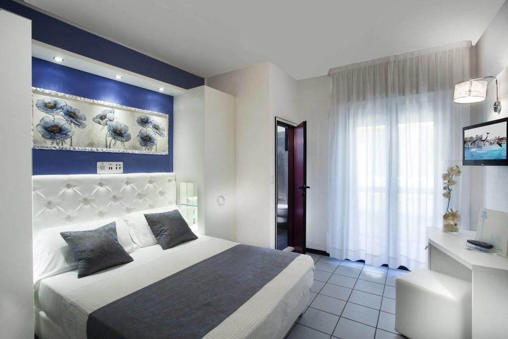 Hotel Ambassador Риччоне Экстерьер фото